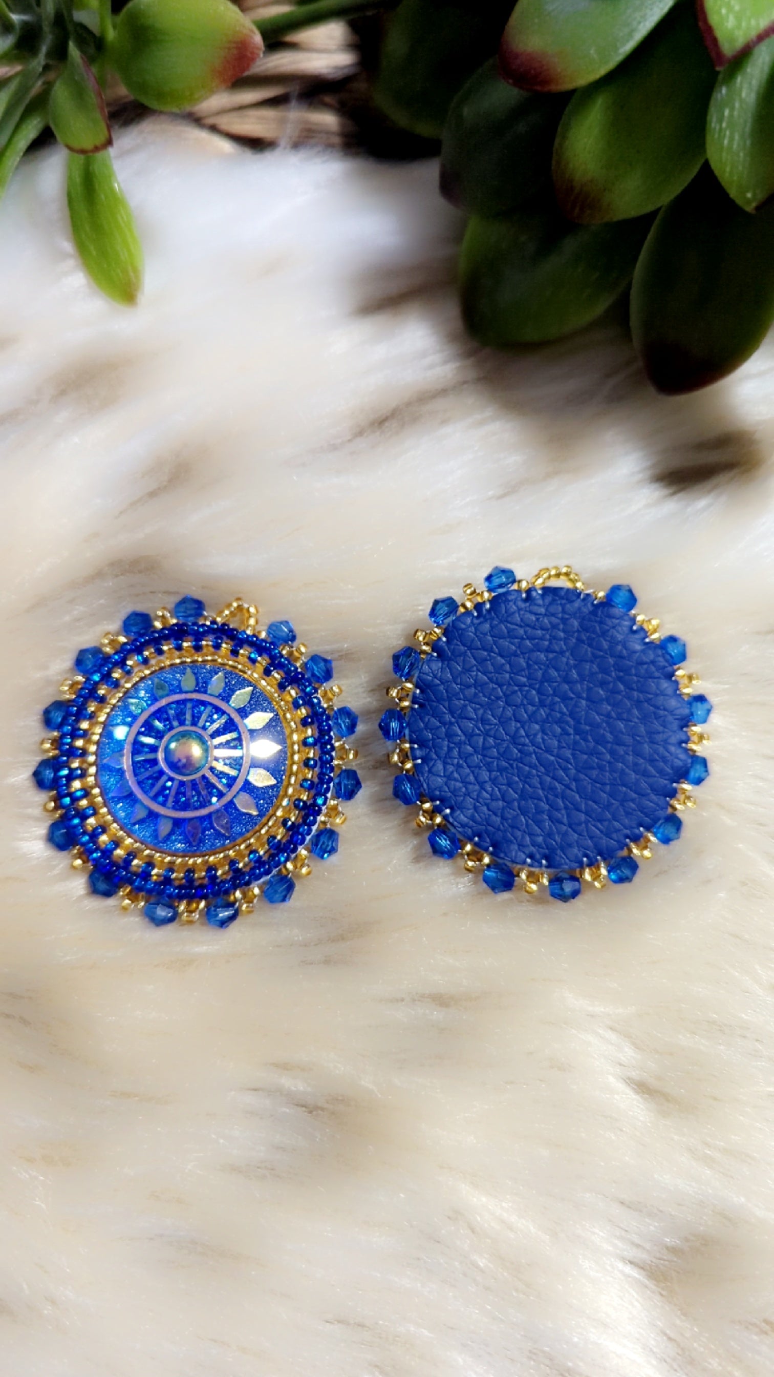 Blue rounds